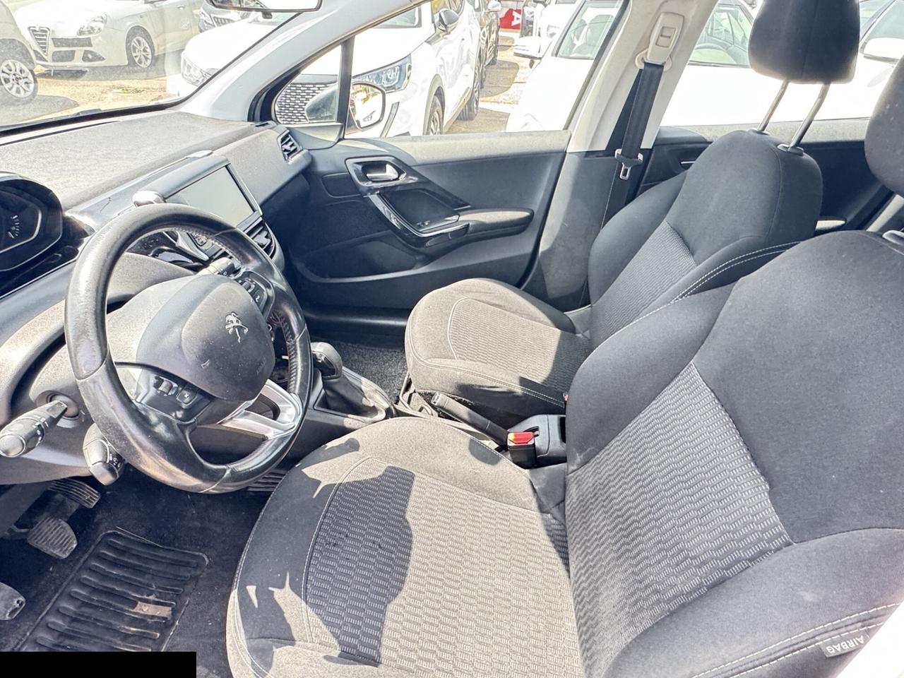 PEUGEOT 208 1.2 BENZINA ADATTA NEOPATENTATI