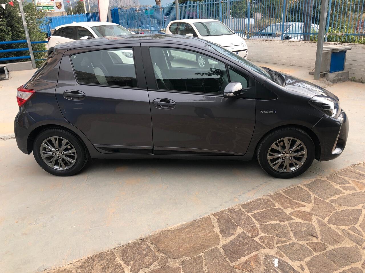 Toyota Yaris 1.5 Hybrid 5 porte Business