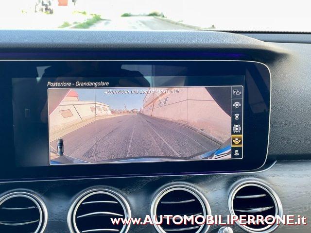 MERCEDES-BENZ E 220 d Sport (Virtual/Navi/Retro/LED)