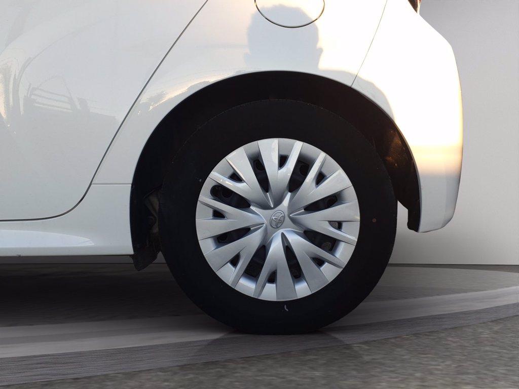 TOYOTA Yaris 1.0 active del 2023