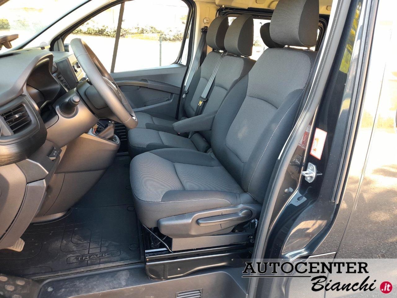 RENAULT Trafic passenger 2.0 Blue dci 150cv L2H1 Zen