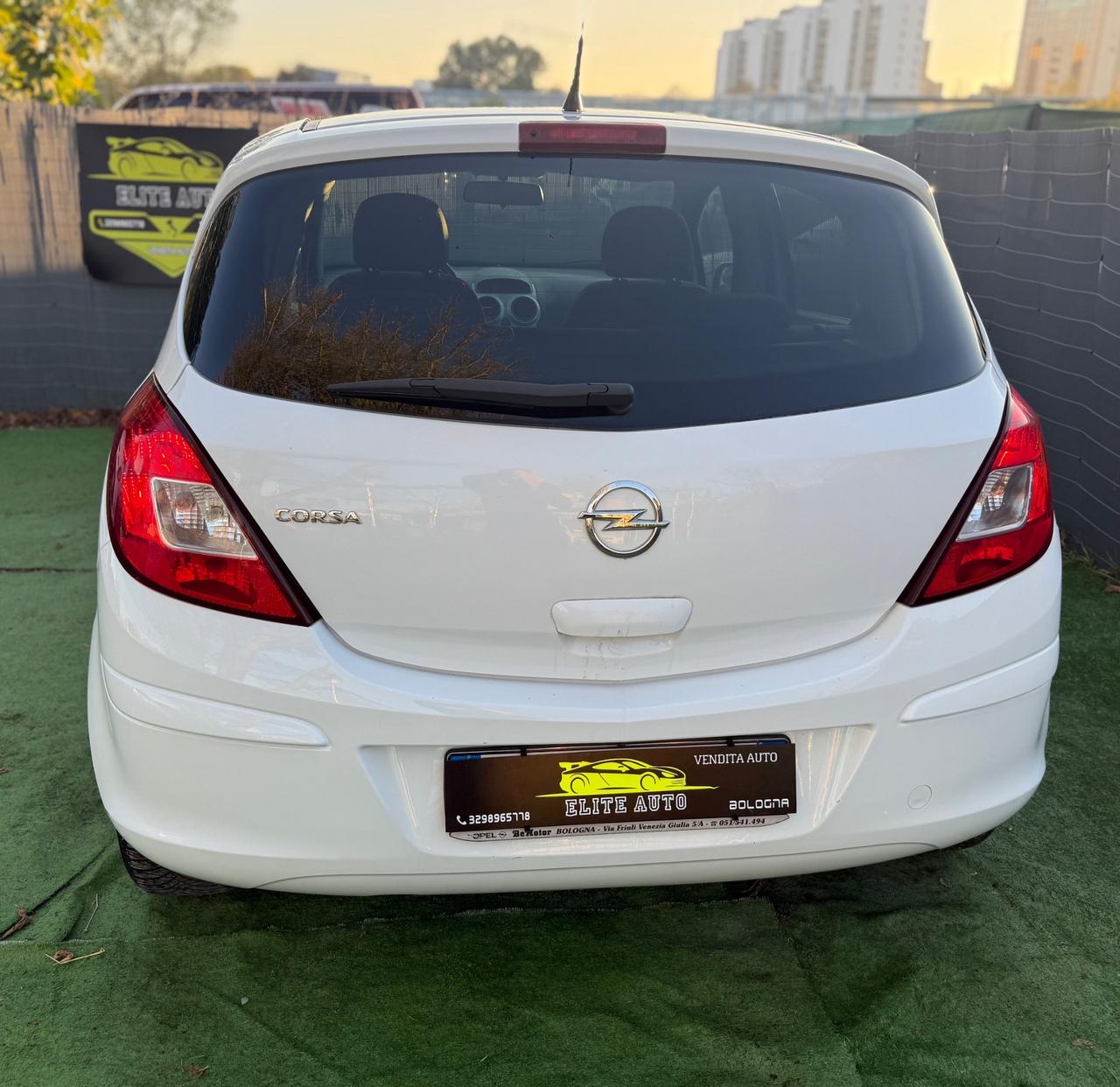 Opel CORSA 1.2 BENZINA AUTOMATICA NEOPATENTATI