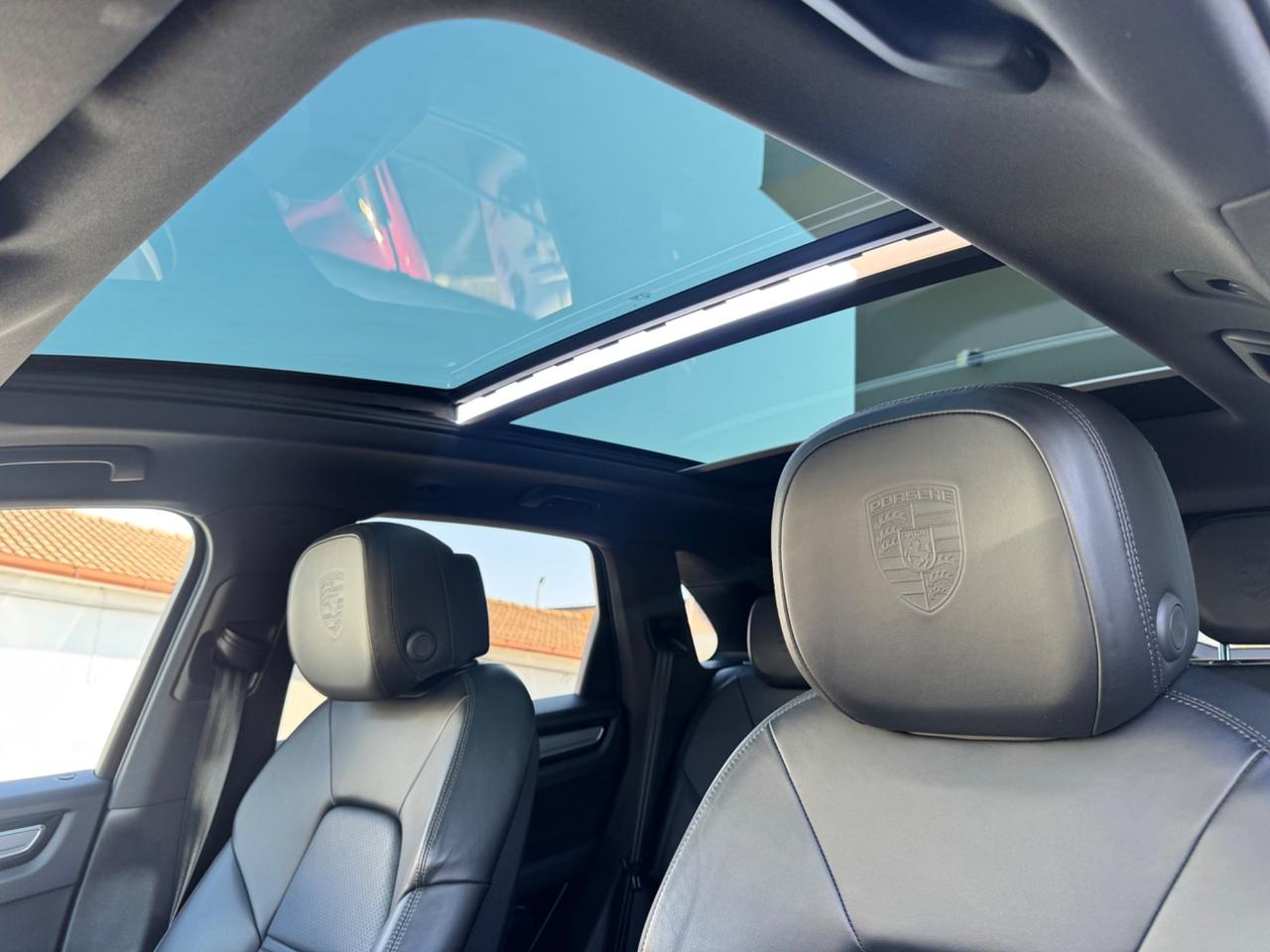 Porsche Cayenne 3.0 V6 E-Hybrid open edition uni pro italia