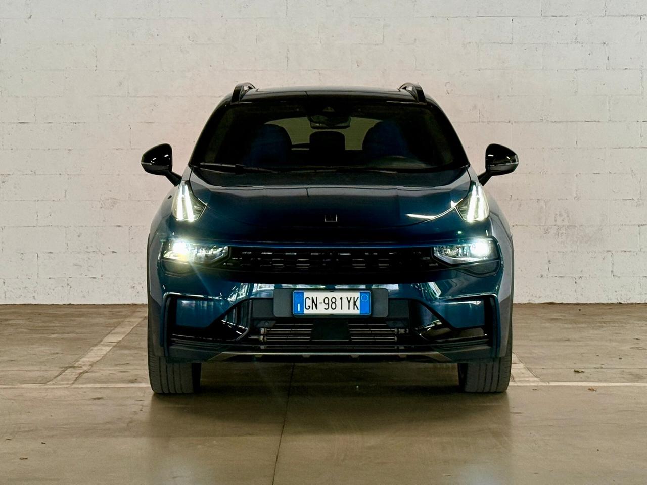 Lynk&co 01 PHEV More
