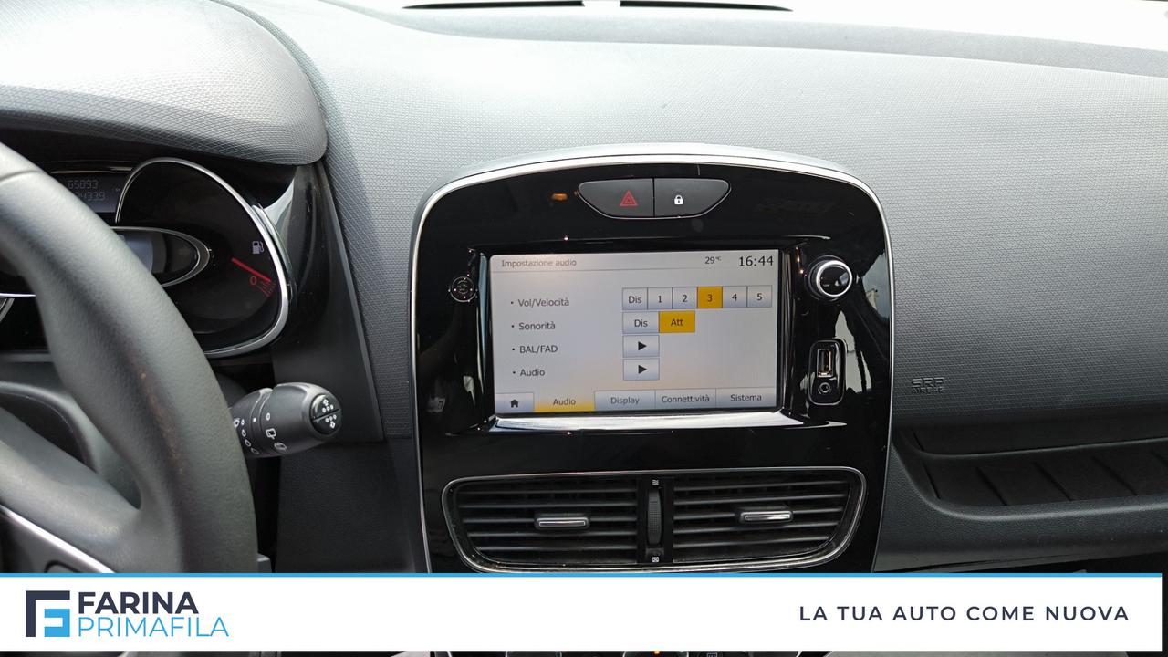 RENAULT Clio IV 2017 - Clio 0.9 tce Moschino Life 75cv