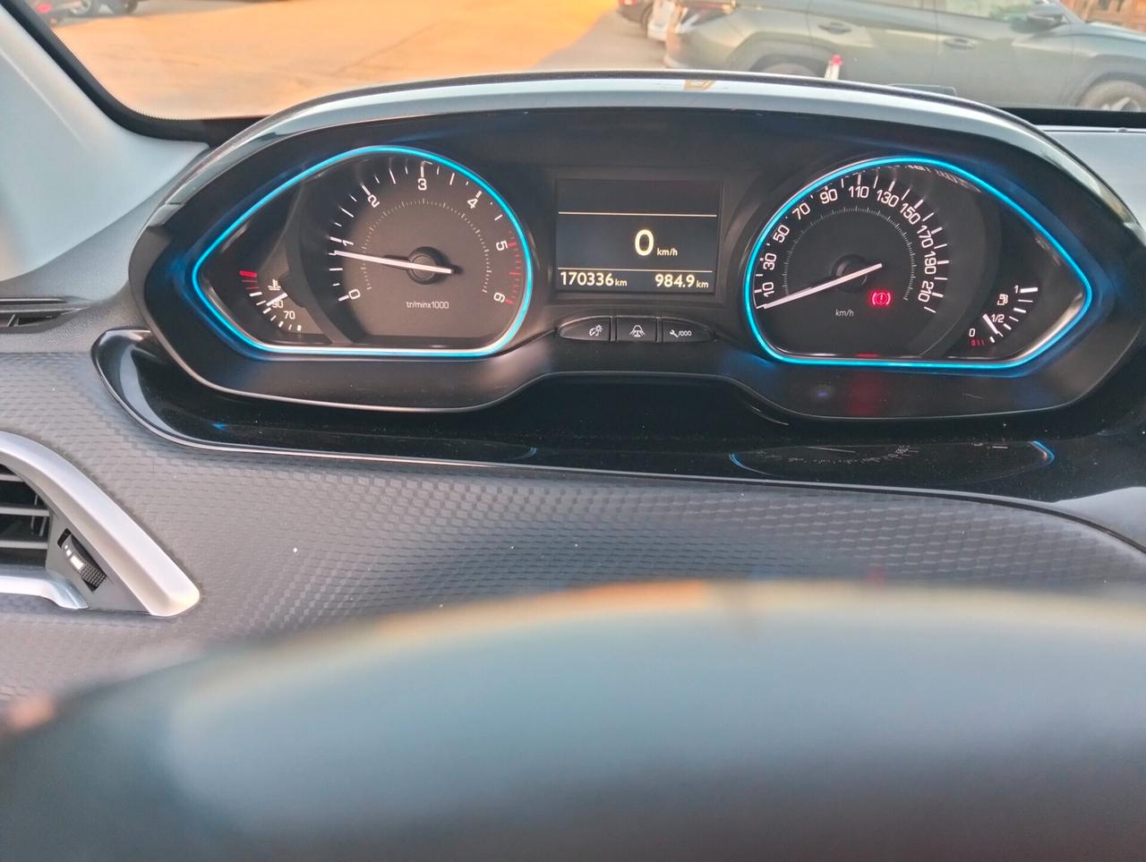 Peugeot 2008 BlueHDi 100 Allure