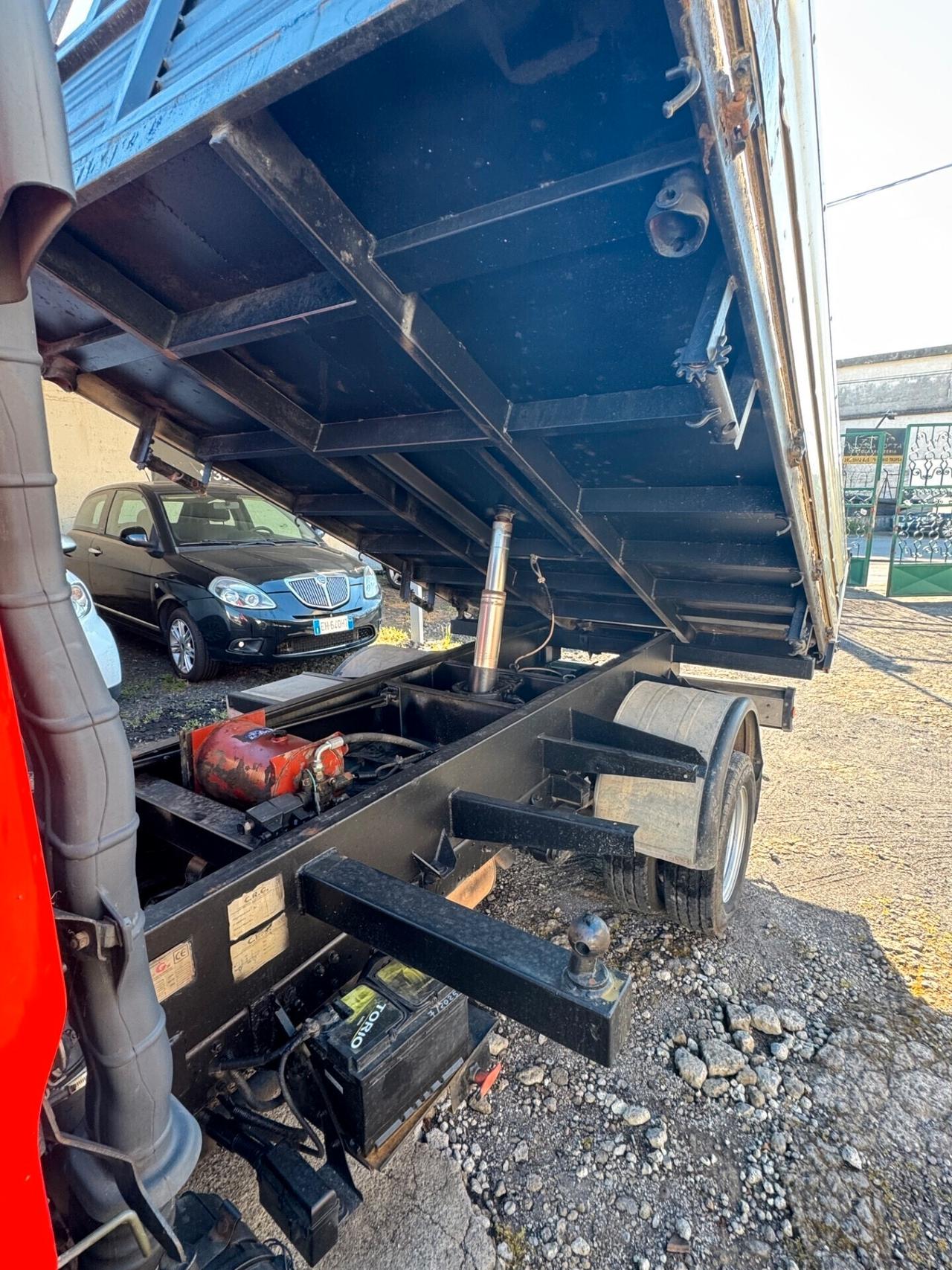 NISSAN CABSTAR 3.0 TDI 130CV RIBALTABILE TRILATERALE