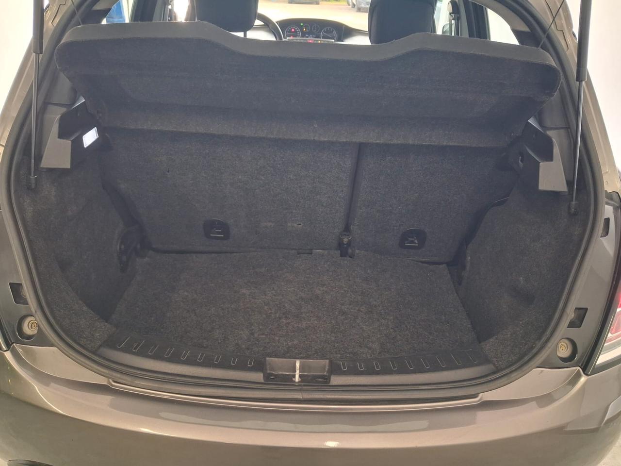 Lancia Ypsilon 1.2 69 CV 5 porte GPL Ecochic Platinum