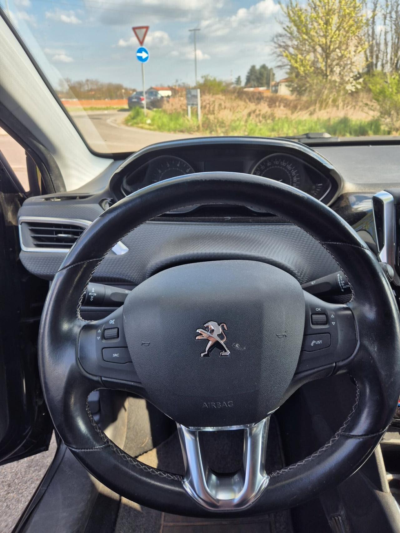 Peugeot 208 PureTech 82 5 porte Allure