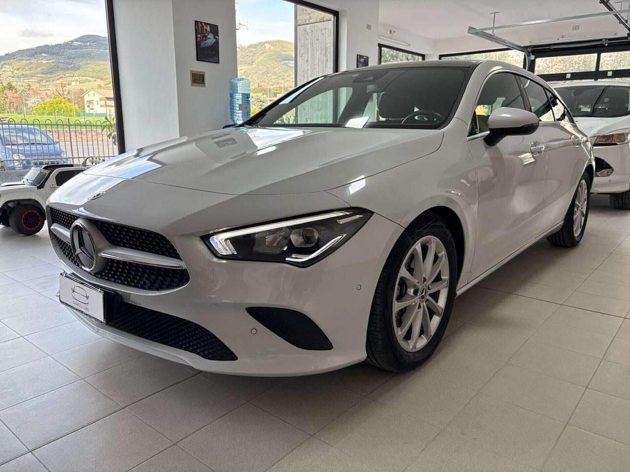 MERCEDES-BENZ CLA 180D SHOOTING BRAKE AUTO TETTO -