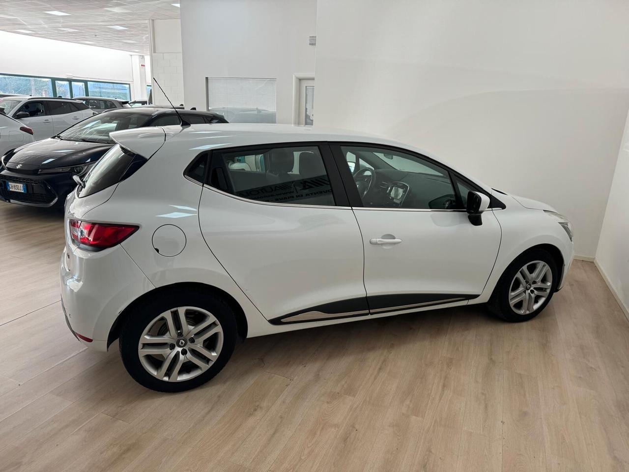 Renault Clio dCi 8V 75CV Start&Stop 5 porte *** NEOPATENTATI***