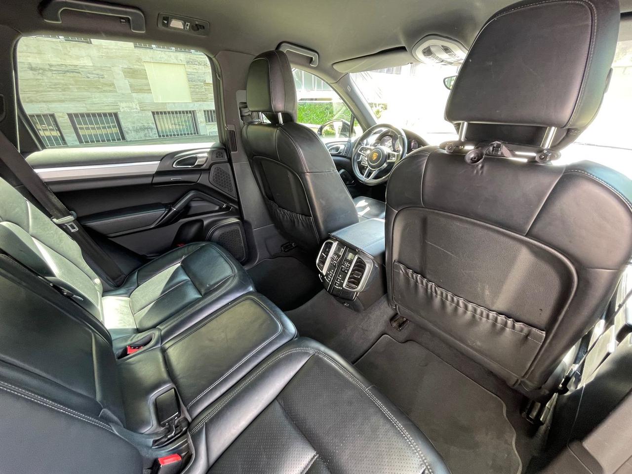 Porsche Cayenne Platinum Edition 3.0 #6240