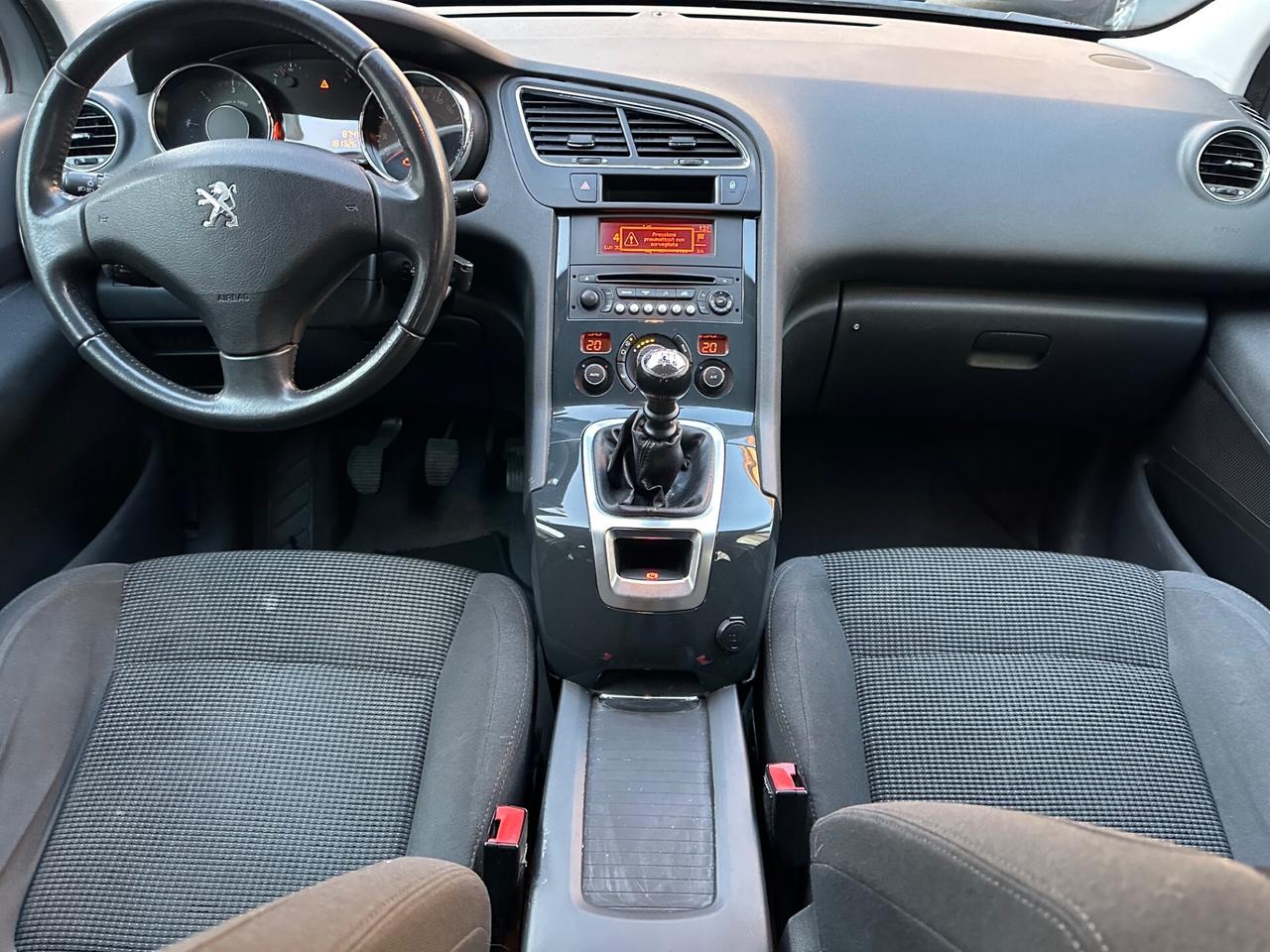 Peugeot 5008 1.6 HDi 115CV Allure