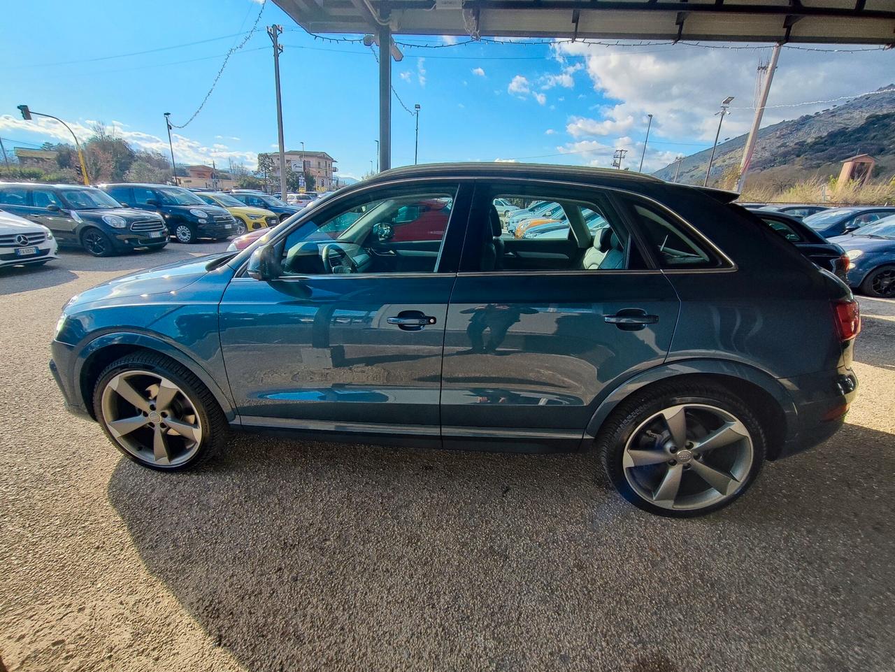 Audi Q3 2.0 TFSI 220 CV quattro S tronic Sport