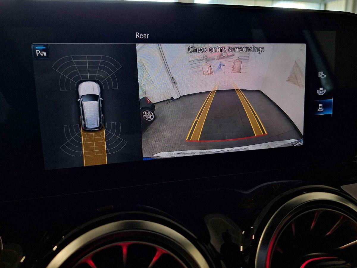 MERCEDES GLB 200d 4MATIC SPORT PLUS 150CV - PELLE- LUCI 64 COLORI - RETROCAMERA - DOPPIO DISPLAY 10.25