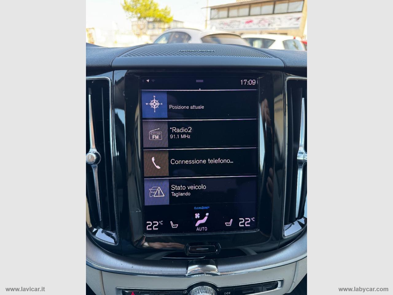 VOLVO XC60 B4