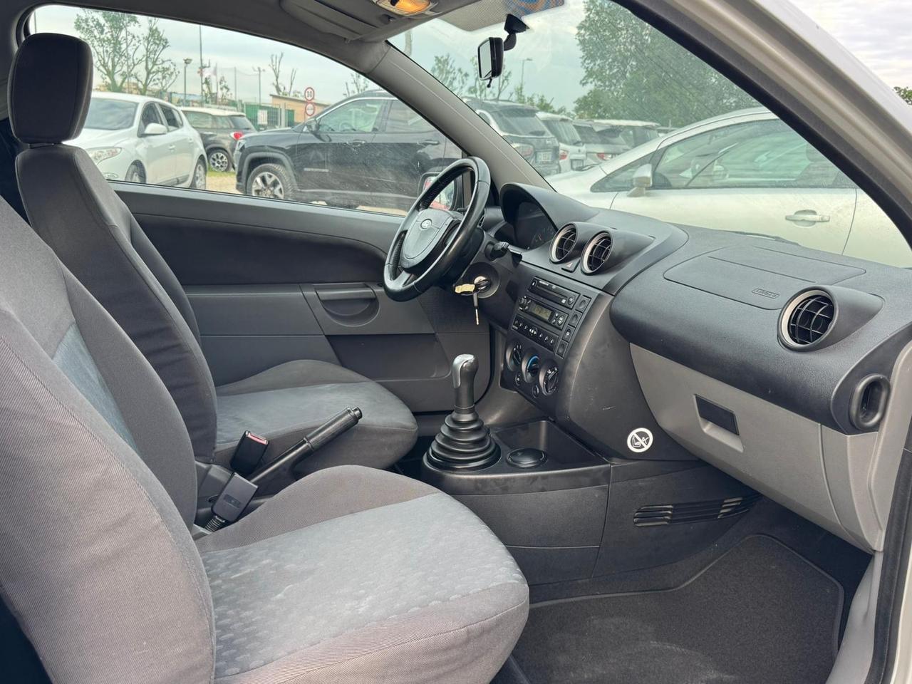 Ford Fiesta 1.2 16V 3p. Ghia Neopatentati