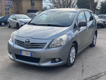 Toyota Verso 2.0 D Luxury Pack 7 posti + tetto panoramico
