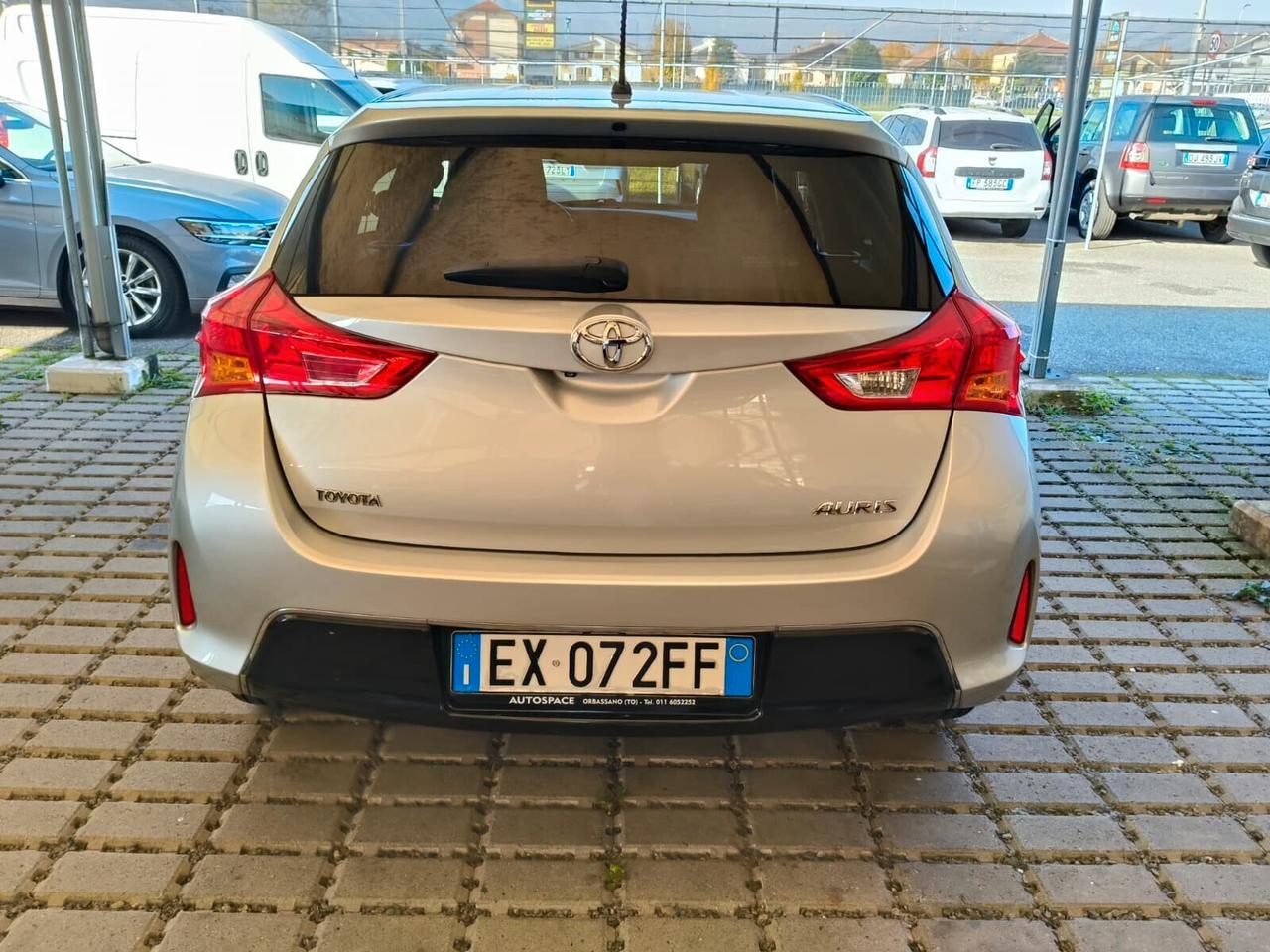 Toyota Auris 1.4 D-4D Lounge