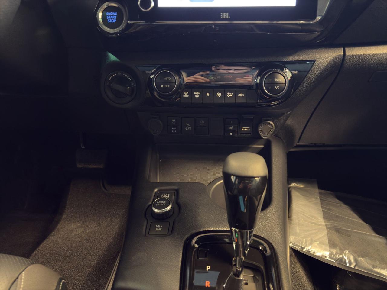 Toyota Hilux 2.8 d-4d 48V double cab Invincible