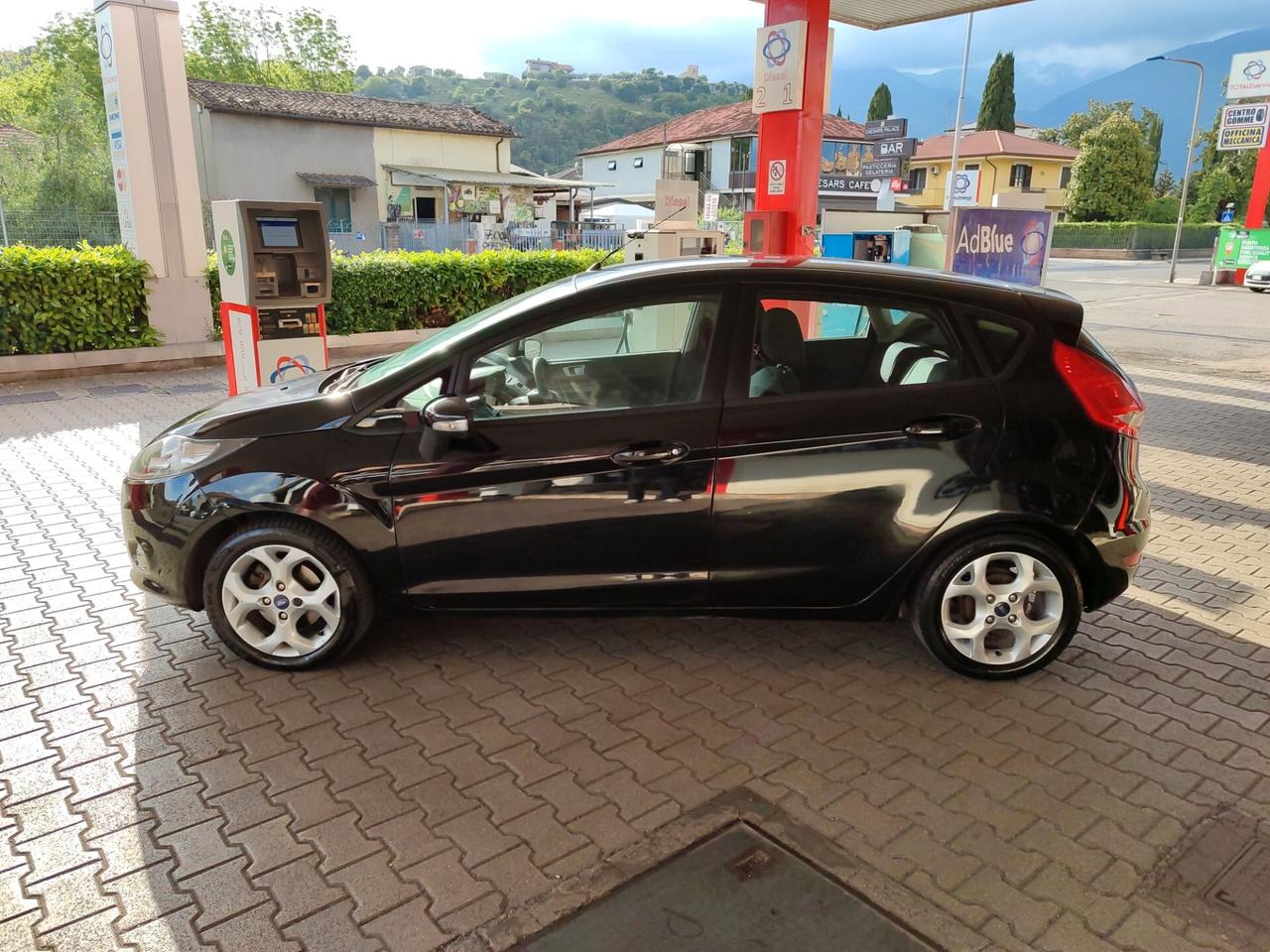Ford Fiesta 1.2 TITANIUM GPL PROMO