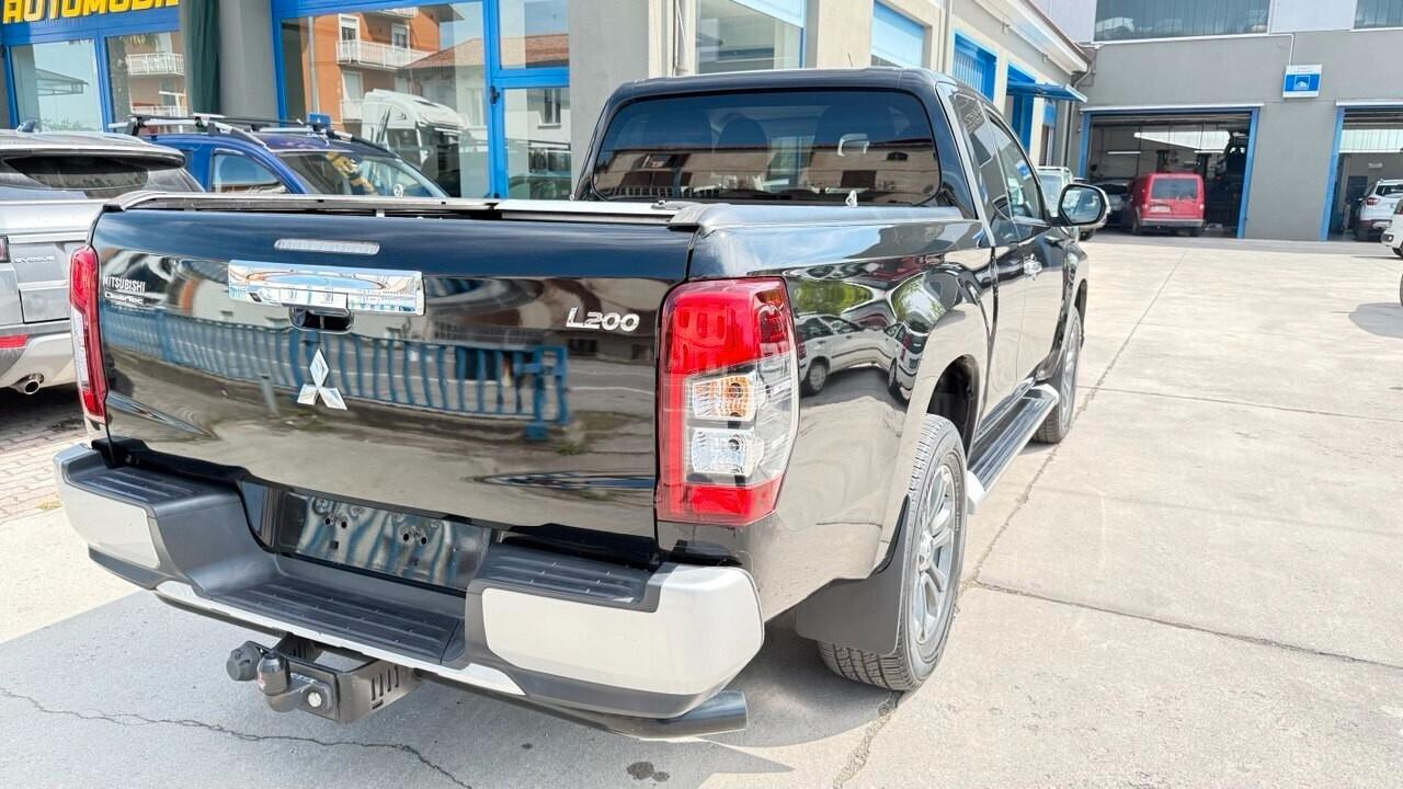 Mitsubishi L200 2.4 DI-D/154CV Club Cab Invite