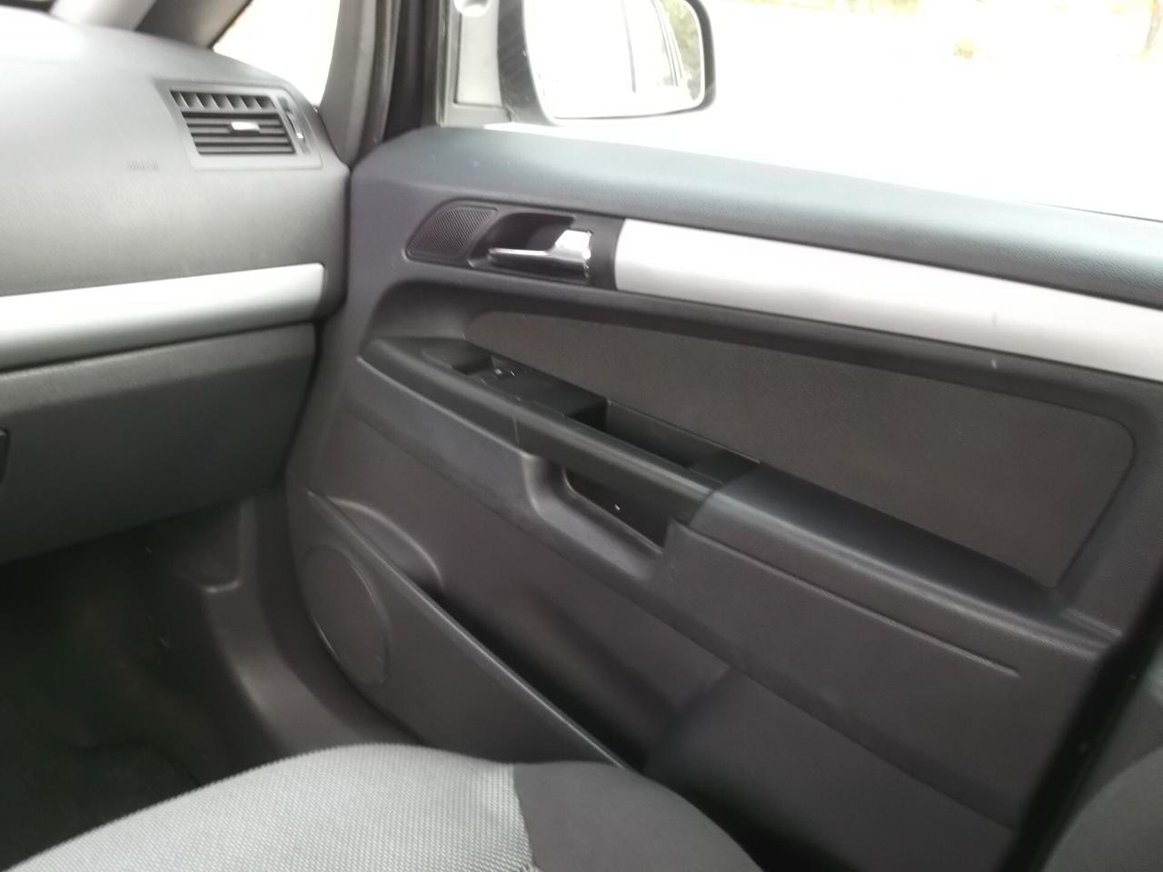 Opel Zafira 1.6 Turbo Metano 7 Posti 2011