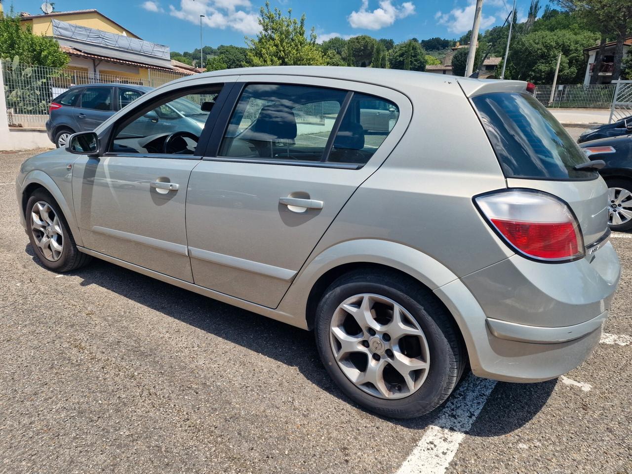 Opel Astra 1.7 CDTI 101CV 5 porte Cosmo