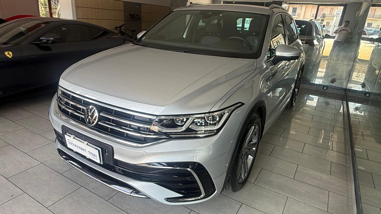Volkswagen Tiguan 2.0 TDI 150 CV SCR DSG 4MOTION R-Line