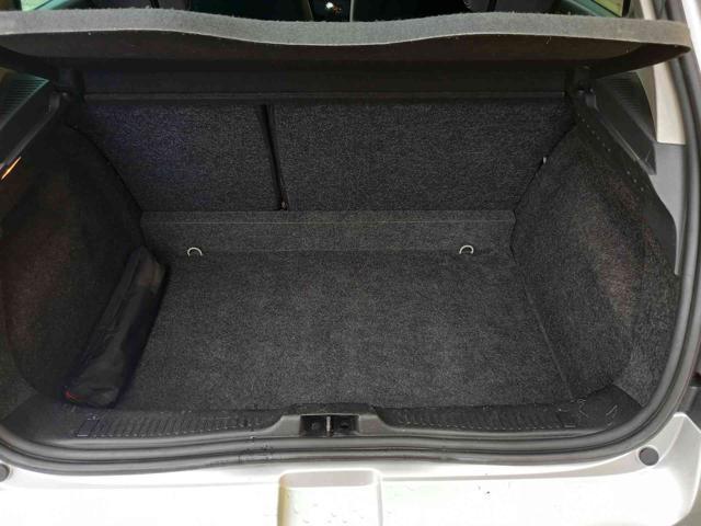 RENAULT Clio 1.2 16V 5 porte Luxe neopatentati