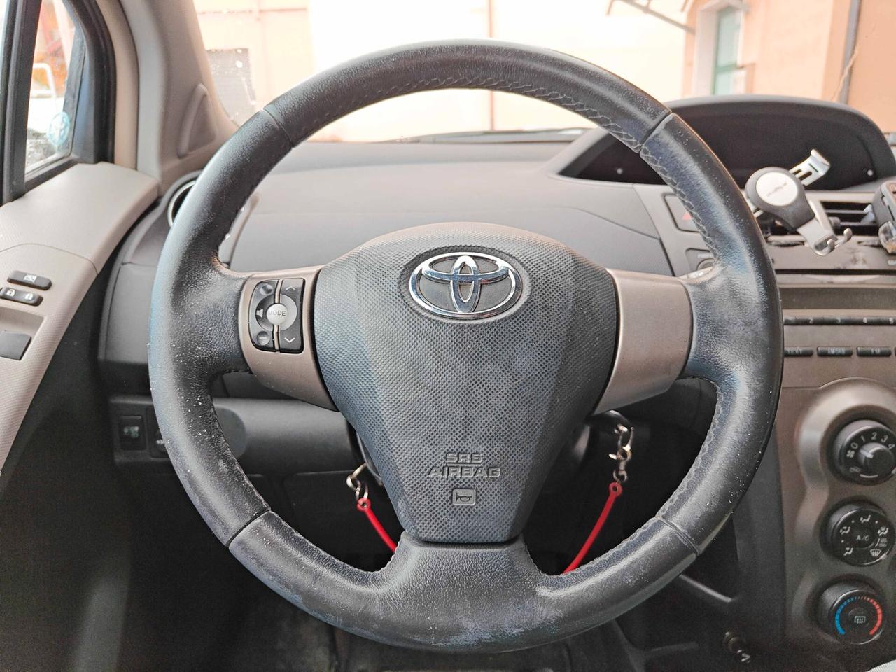 Toyota Yaris 1.3 5 porte Sol
