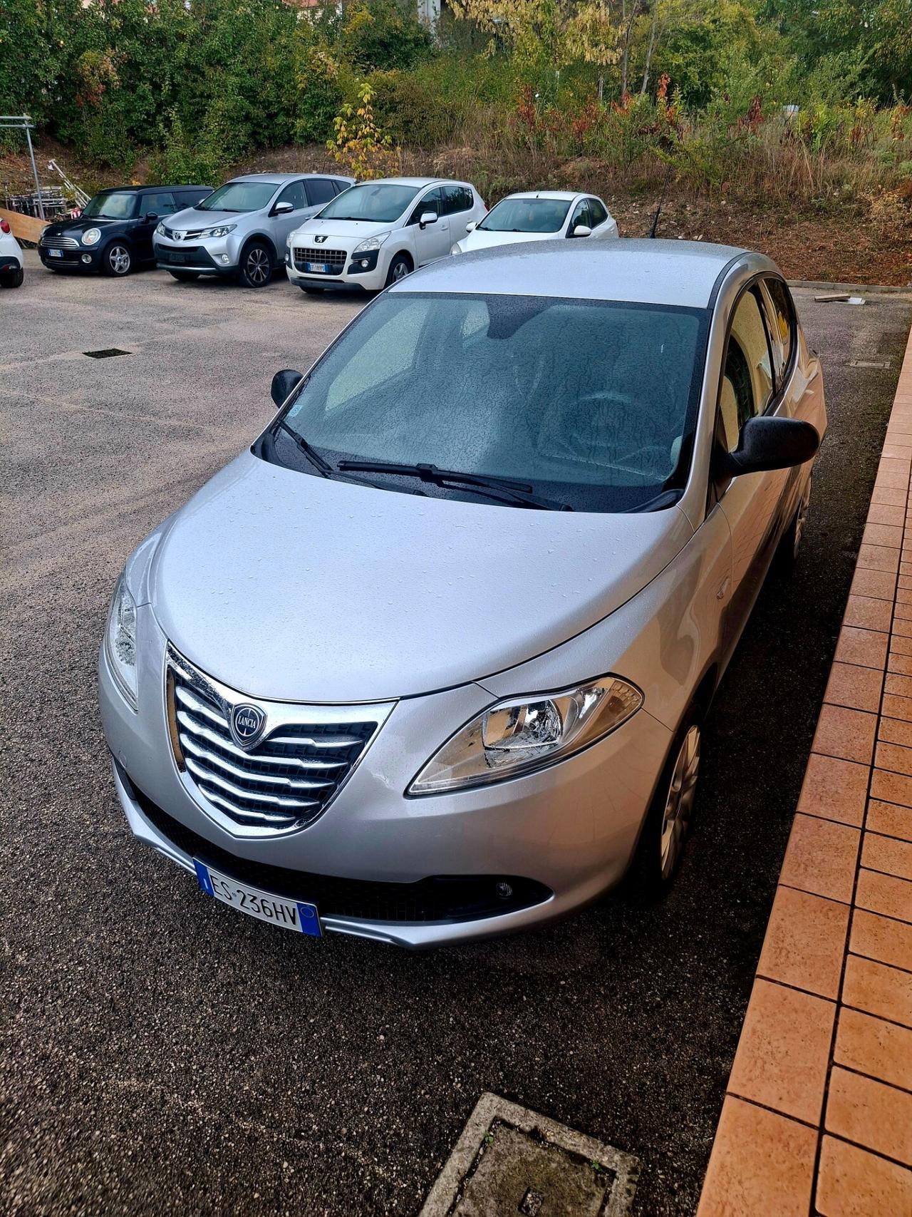 Lancia Ypsilon 0.9 TwinAir 85 CV 5 porte Metano Ecochic Gold