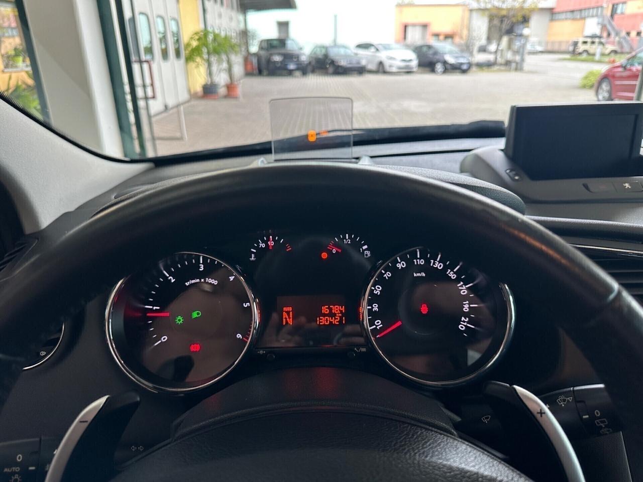 Peugeot 3008 1.6 e-HDi 110Cv Neopatentati