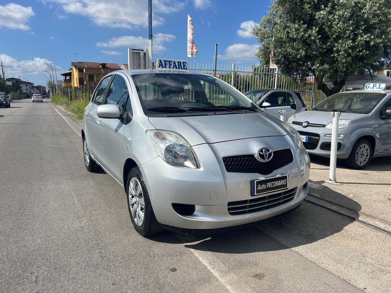 Toyota Yaris 1.0 5 porte Sol