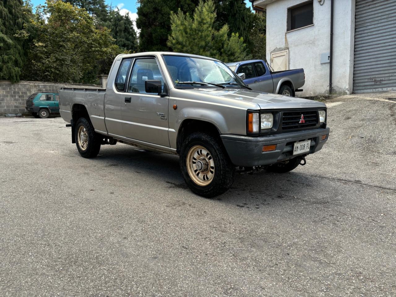 Mitsubishi L200 2.5 TD 4WD Club Cab Pick-up