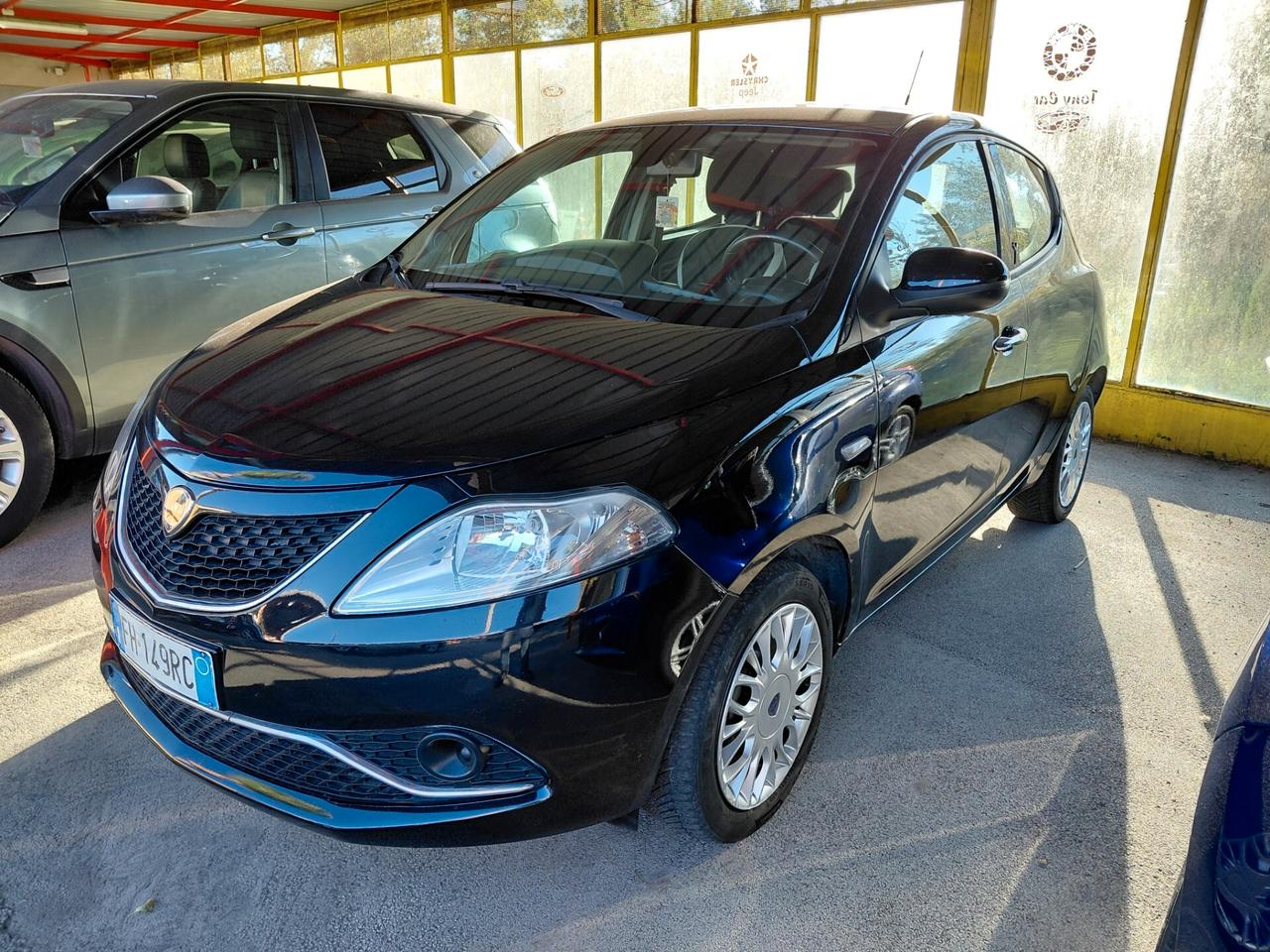 Lancia Ypsilon 1.2 69 CV 5 porte GPL Ecochic Silver
