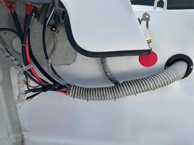 JDM Titane Barca a motore carello