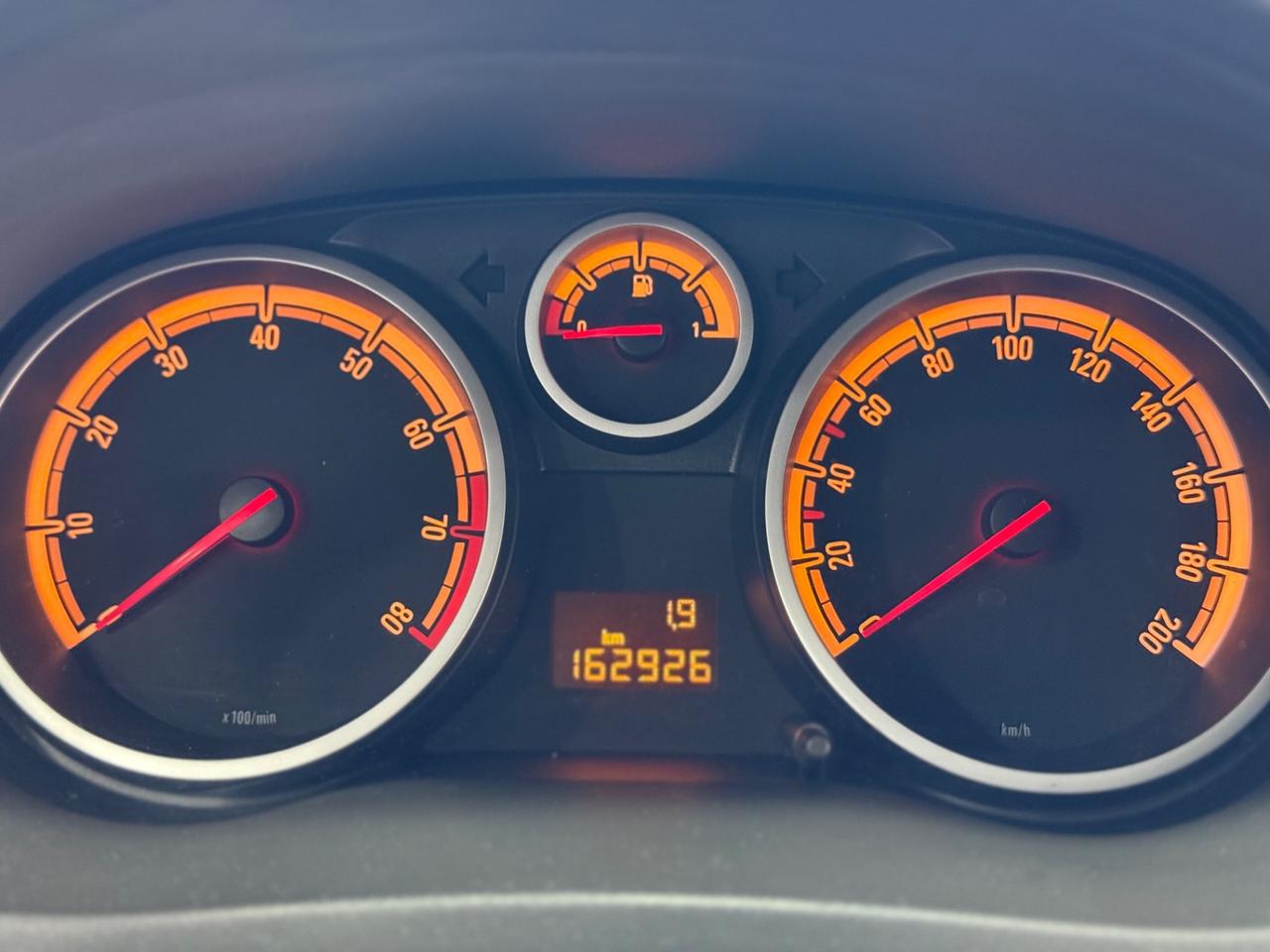 Opel Corsa 1.2 gpl 2011 full optional