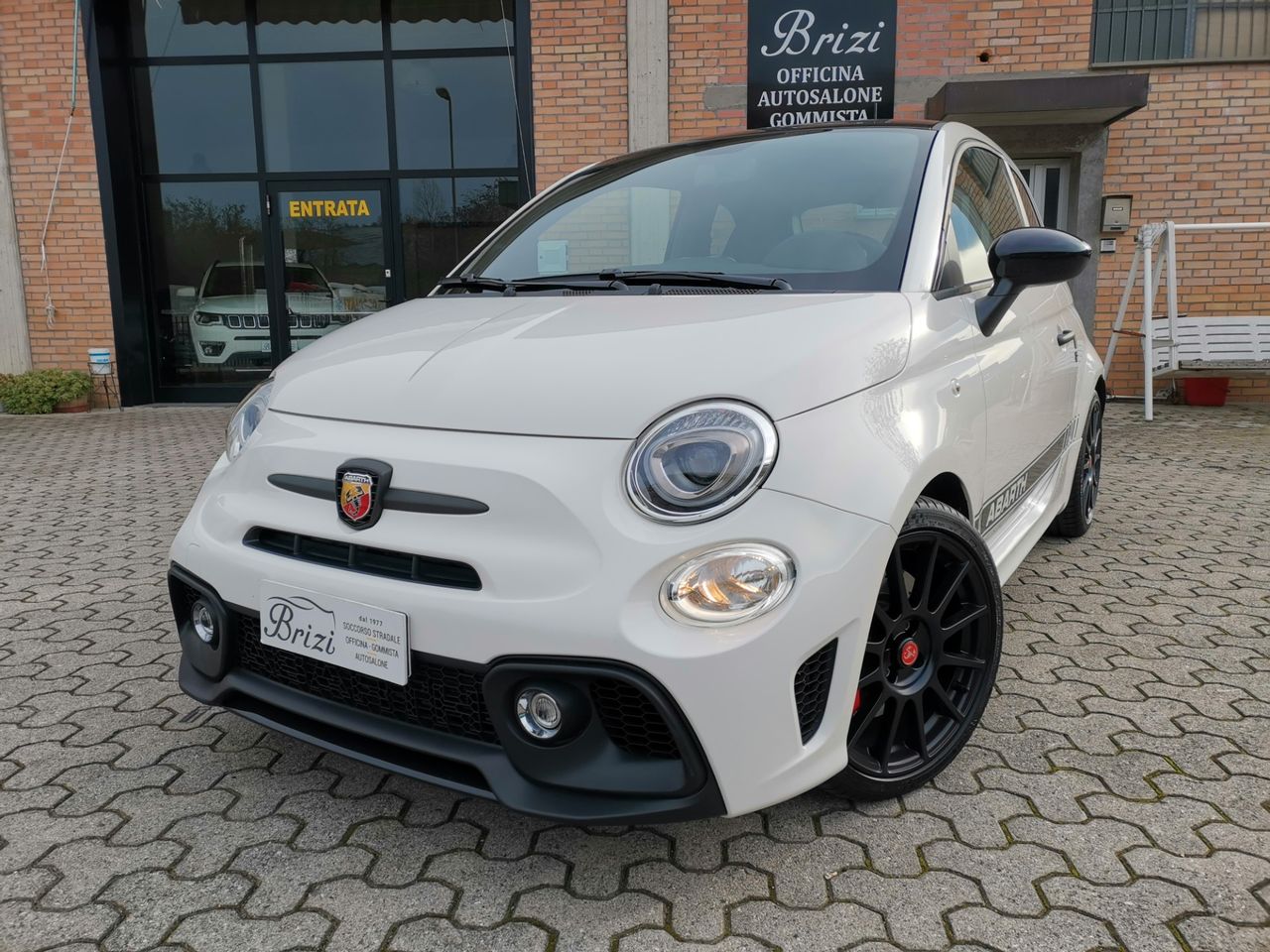 Abarth 595 1.4 Turbo T-Jet 180 CV Esseesse Akrapovic