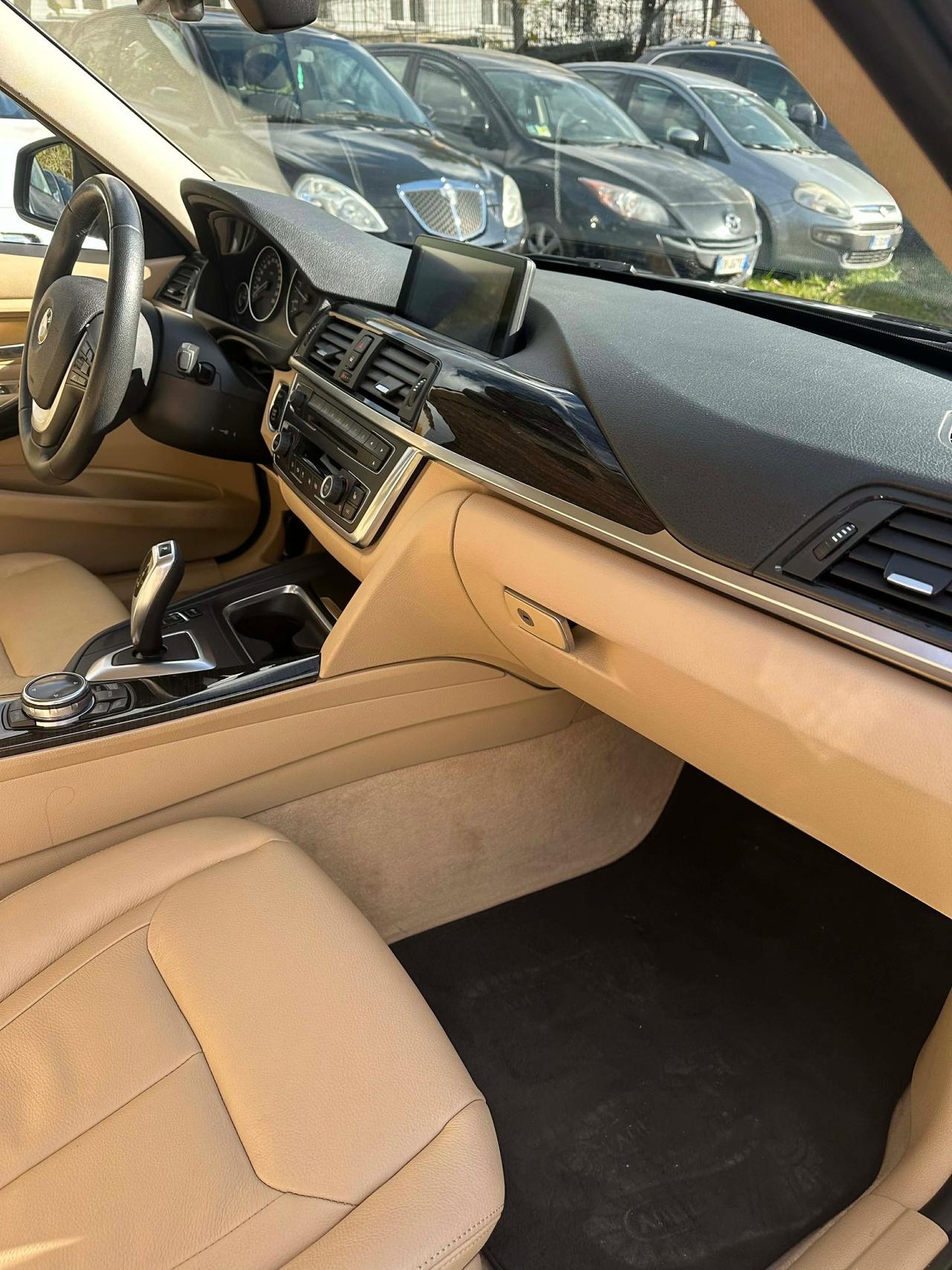 Bmw 320d xDRIVE LUXURY KMCERT UNICOPR KMCERT