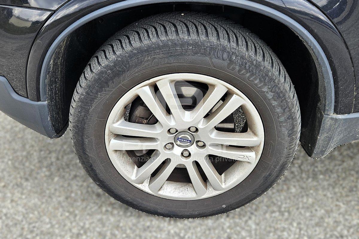 VOLVO XC90 2.4 D5 185 CV AWD Momentum