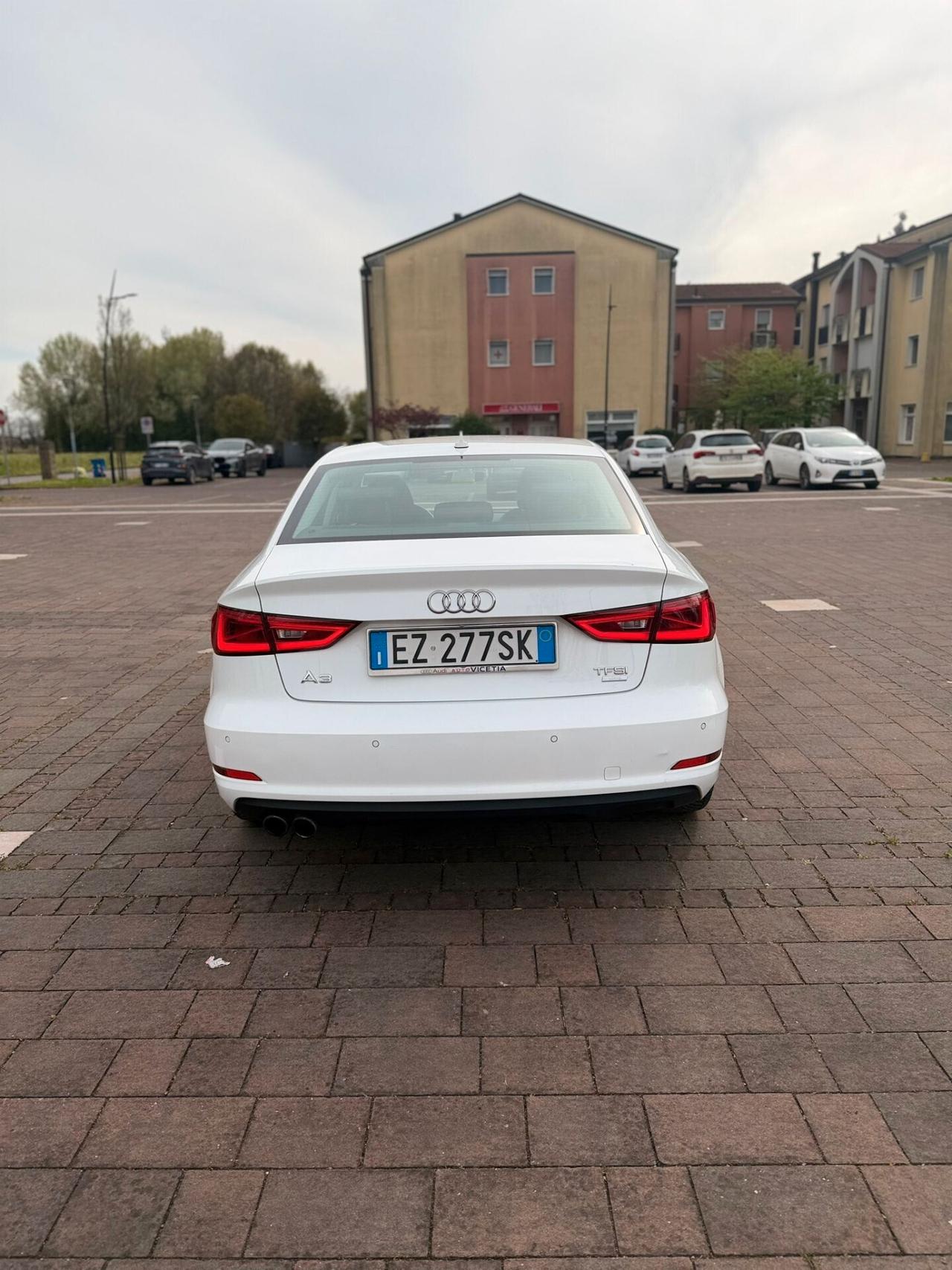 Audi A3 Sedan 1.4 TFSI COD ultra Ambiente