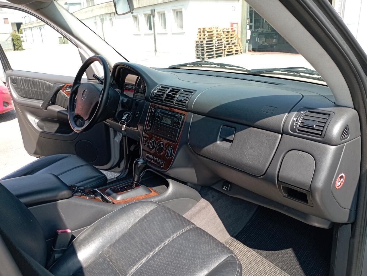 Mercedes-benz ML 270 7 POSTI