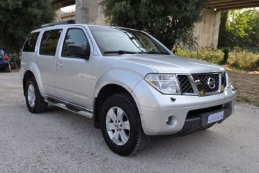 Nissan Pathfinder 2.5 dCi SE 7 Posti-Gancio Traino