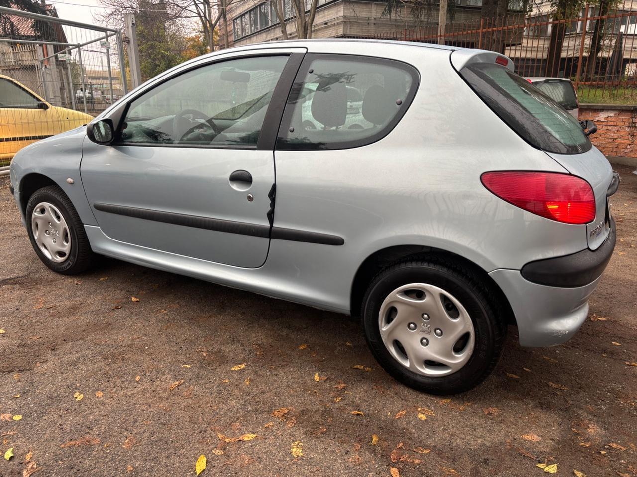 Peugeot 206 1.4 3p. XT