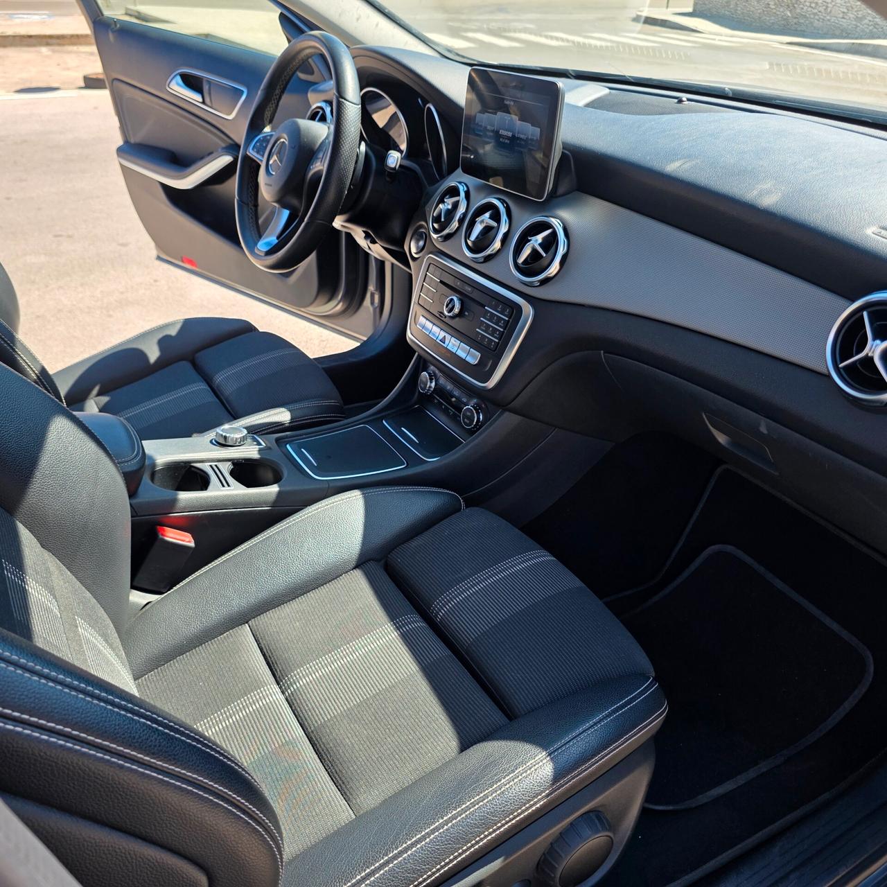 Mercedes-benz GLA 200 d Premium