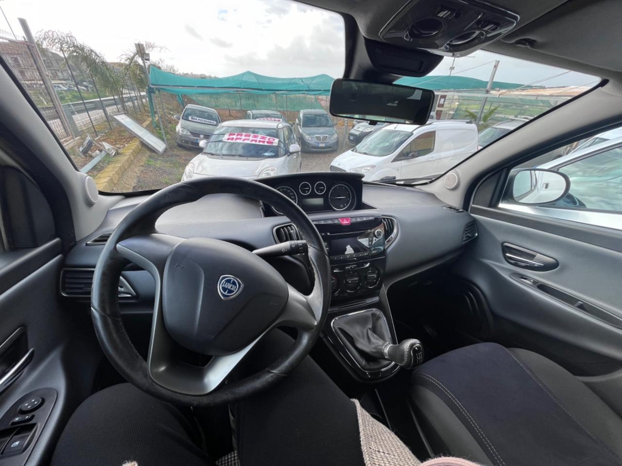 Lancia Ypsilon 1.3 MJT 16V 95 CV 5 porte S&S Silver