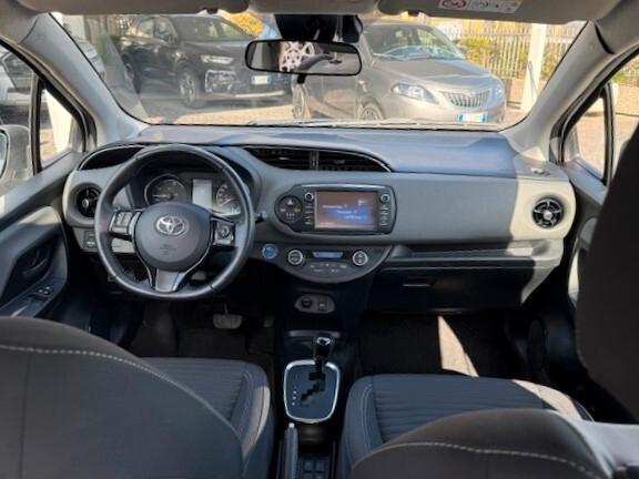 Toyota Yaris 1.5 Hybrid 5P Auto Business