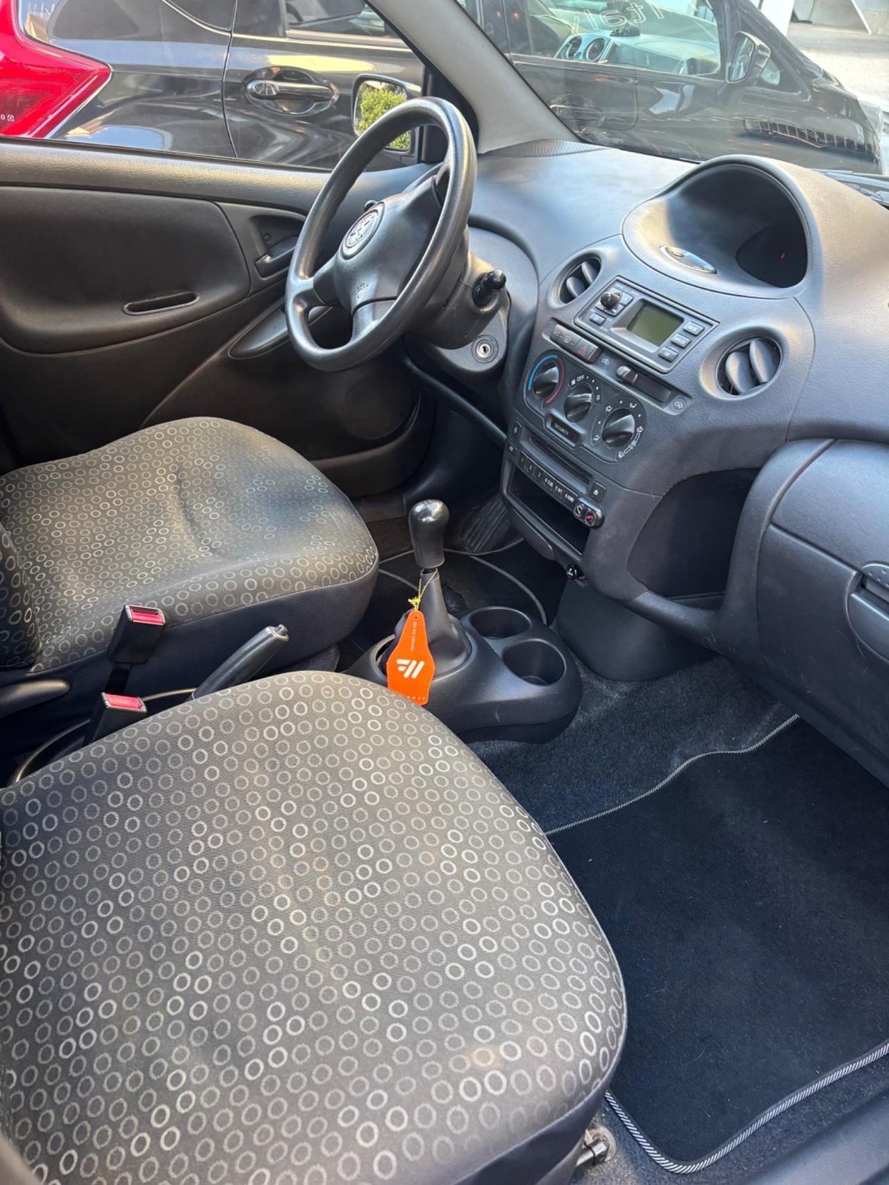 Toyota Yaris 1.0i 16V cat 5 porte Sol euro 4