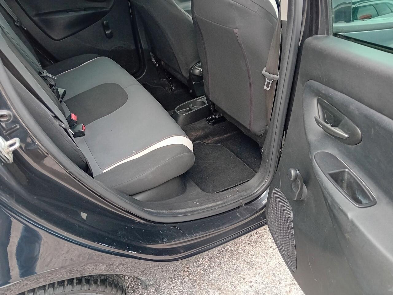 Lancia Ypsilon 1.2 69 CV 5 porte Elefantino